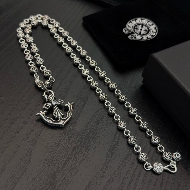 Ch*0me He**ts necklaces